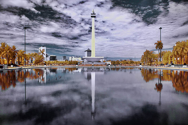 Monas in IR