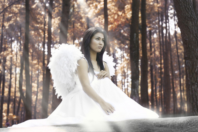 _= sitting of angel =_