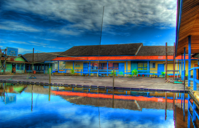 Floating School (HDR)