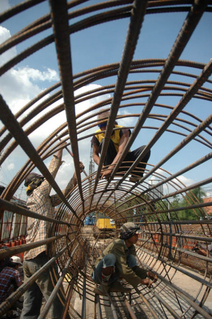 PEMBANGUNAN MONO REL