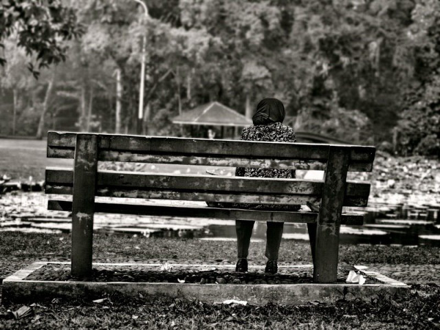 Bangkunya miring ...