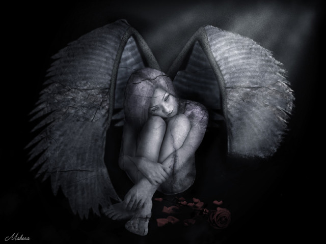 "Fallen Angel" statue version
