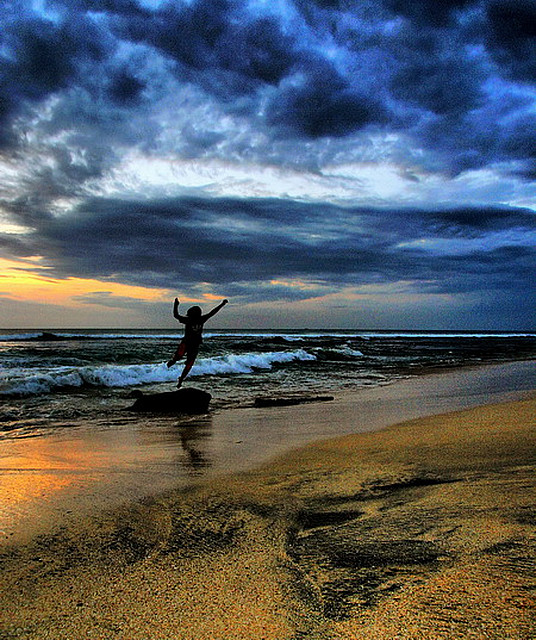 Awas Ombak.....Lompat!!!!