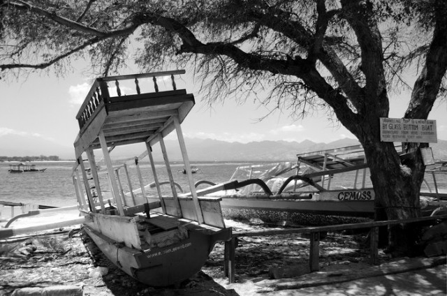 Perahu Nganggur Nunggu Sewa