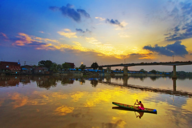 Mendayung Senja di Siak
