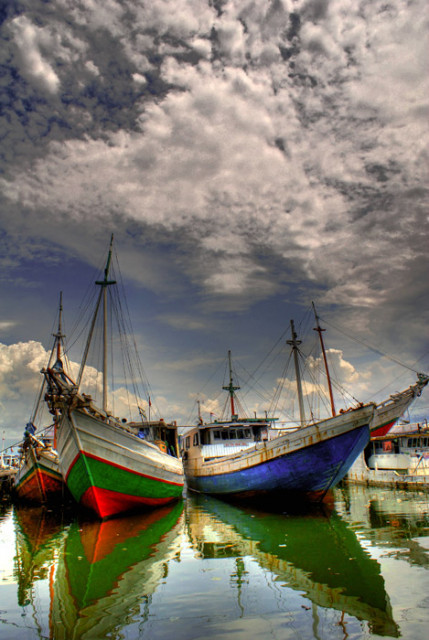 :: Twin Boat ::