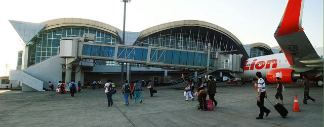 Landing at Sultan Hassanudin