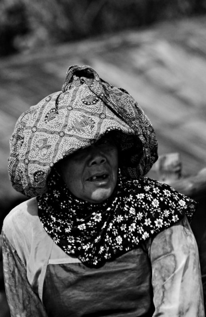 lirikan seorang ibu..