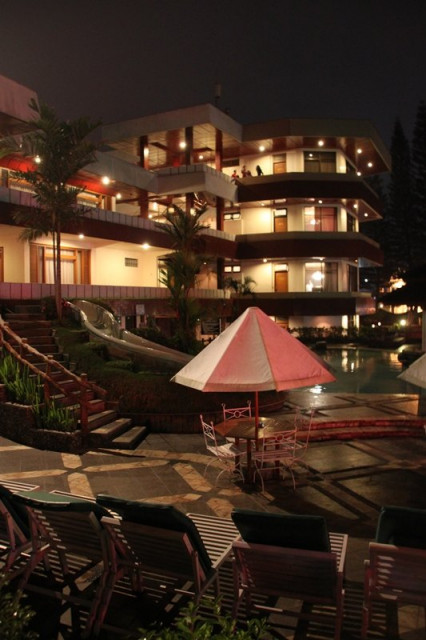 Purnama Hotel Night View