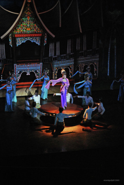 alcazar show in pattaya