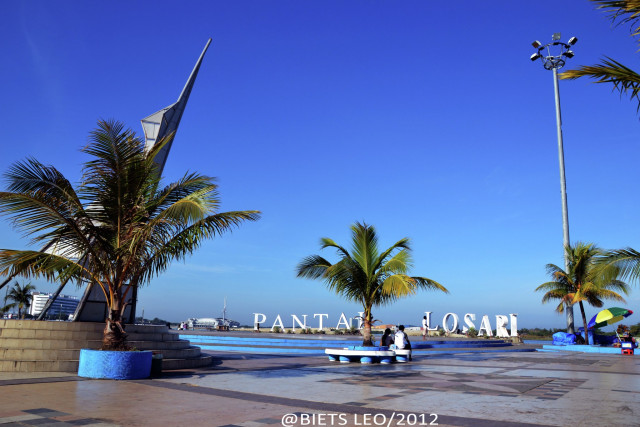 Pagi di Pantai Losari